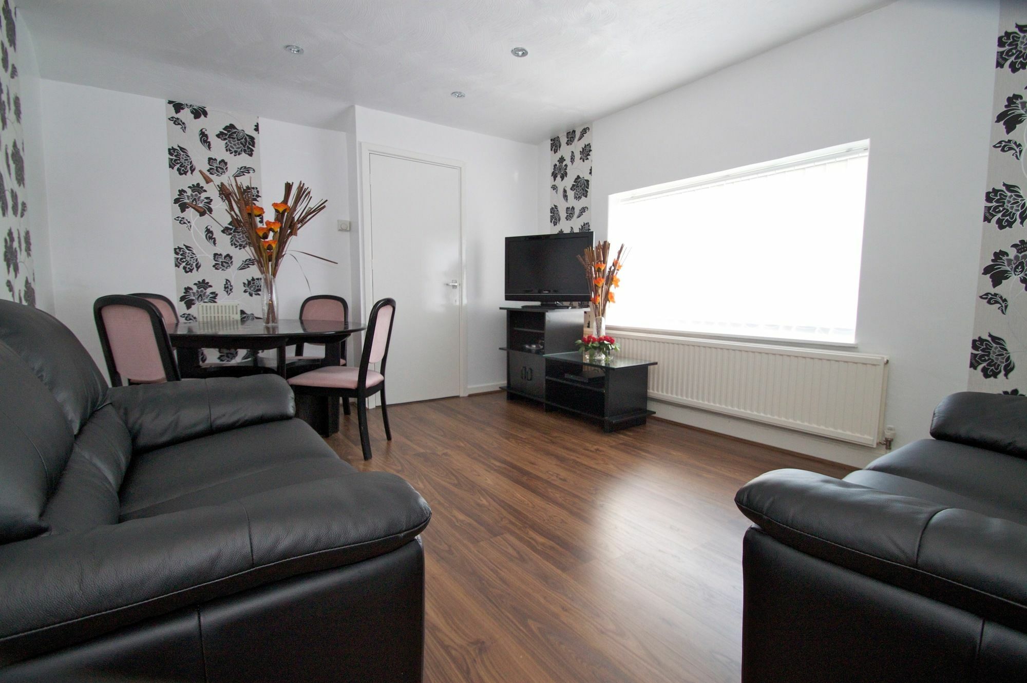 La Suisse Serviced Apartments Manchester Exterior foto