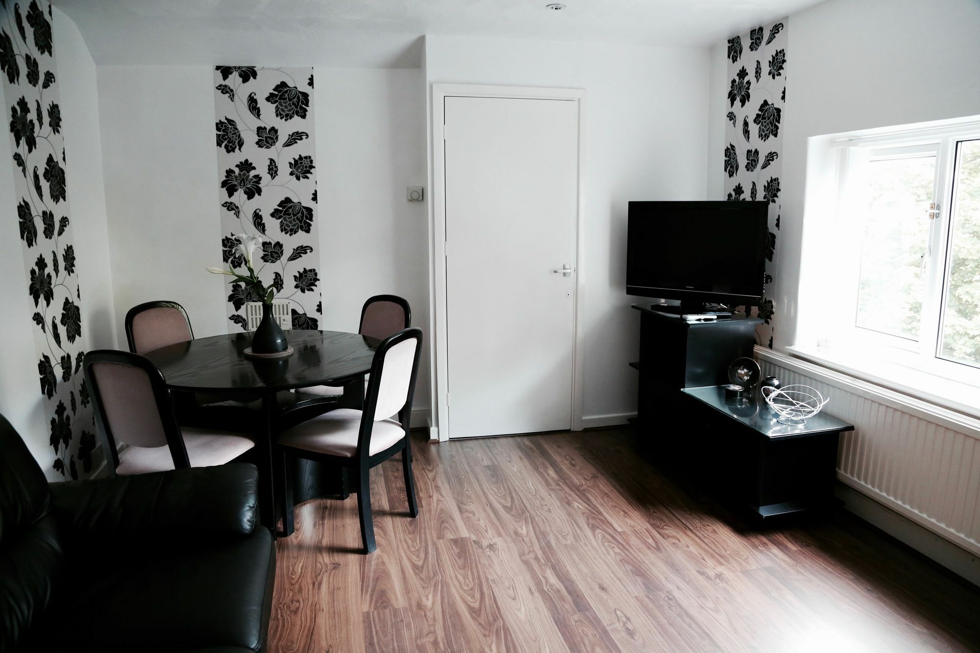 La Suisse Serviced Apartments Manchester Exterior foto